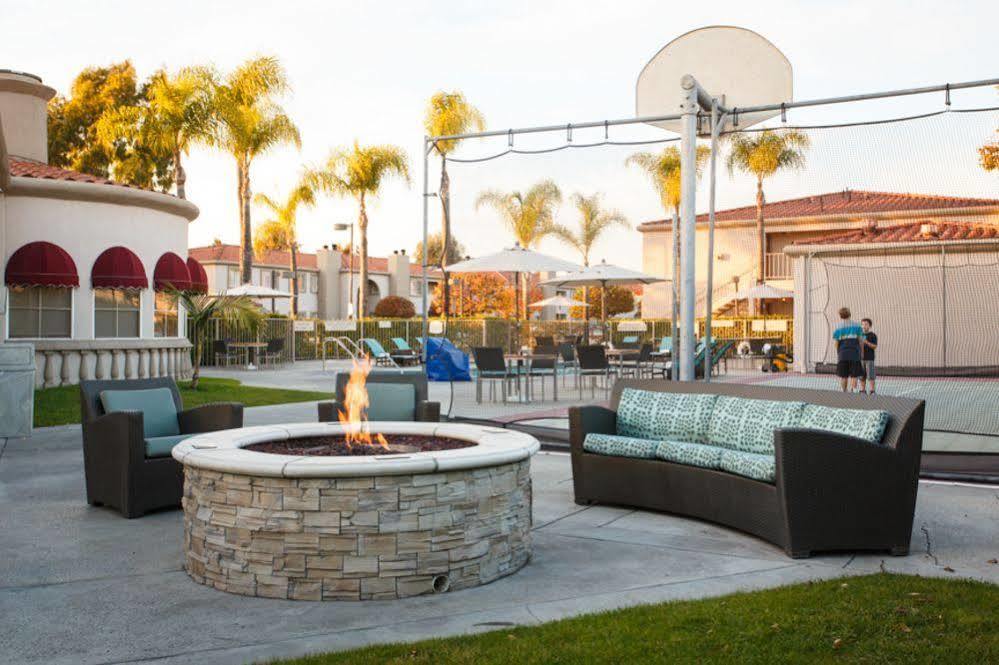 Residence Inn La Mirada Buena Park Bagian luar foto